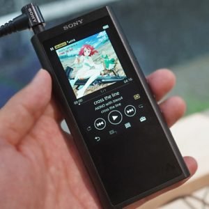 128GBの大容量モデル、ウォークマン”ZXシリーズ”「NW-ZX300G」。カラー